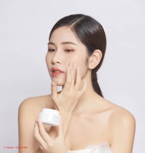 Top 10 Sản Phẩm Mỹ Phẩm Thiết Yếu Dành Cho Nữ Giới
